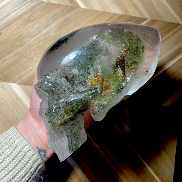 Large Hand Carved Alien Crystal Skull - Picture 3 of 7